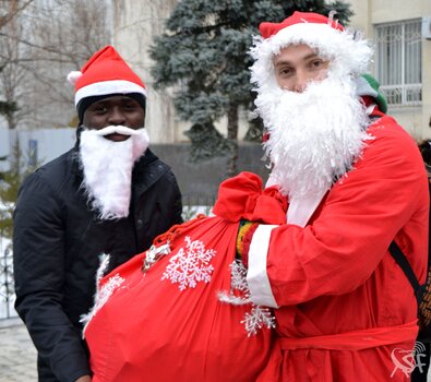 smeshnoy_ded_moroz_1_26162808.jpg